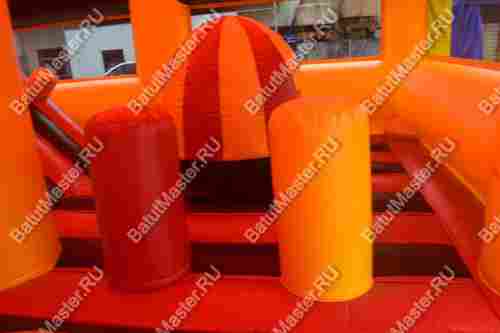 Коммерческий надувной батут "Сказочный комплекс" с крышей, желто-красный 12*8*4,8 м