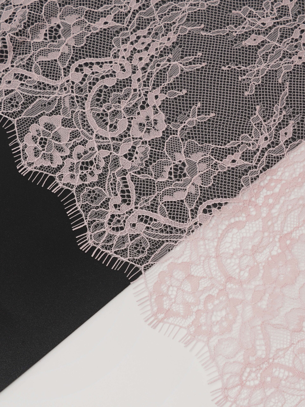 Кружево шантильи пудровое (лотос) неэластичное ширина 23 см ОТРЕЗ 2 м