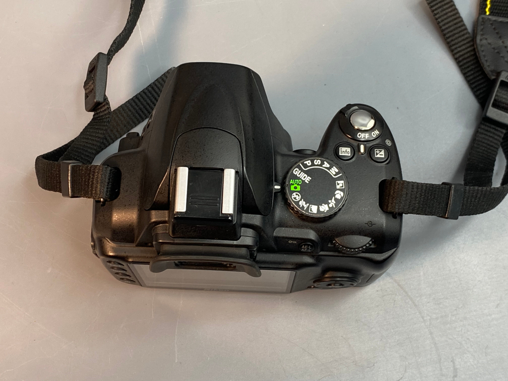 Nikon D3000 Kit 18-55mm 7.367 Кадров