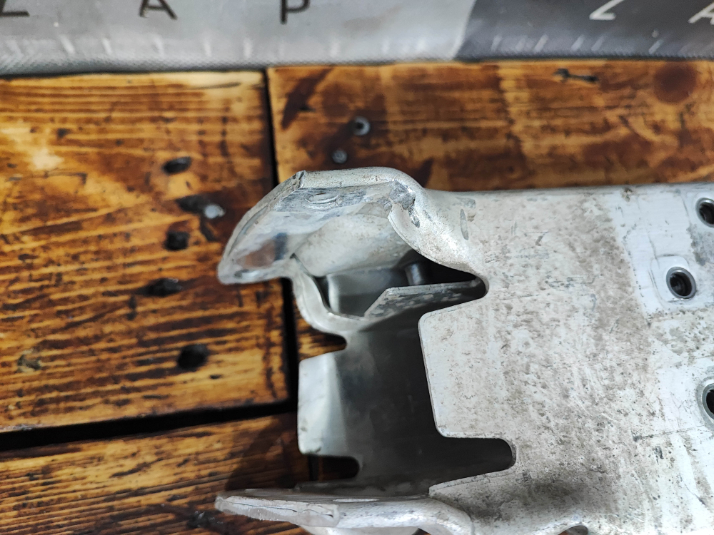 Кронштейн усилителя бампера левый MINI Hatch (F55/F56)  Б/У Оригинал 51117406389