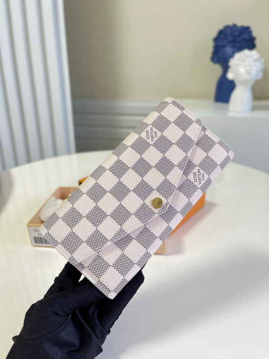 Louis Vuitton Sarah Wallet