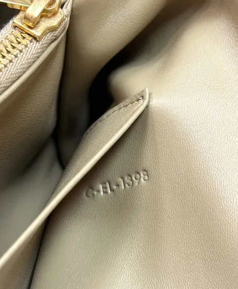 Сумки CELINE MEDIUM NINO из блестящей телячьей кожи бежевый