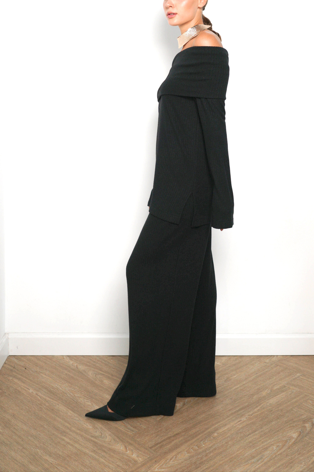 Anna джемпер с отворотом в черном