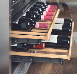 Встраиваемый винный шкаф Liebherr UWT 1682