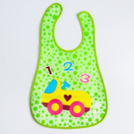 1890561 Нагрудник с карманом для мальчика, непромокаемый, на липучке, цвета МИКС