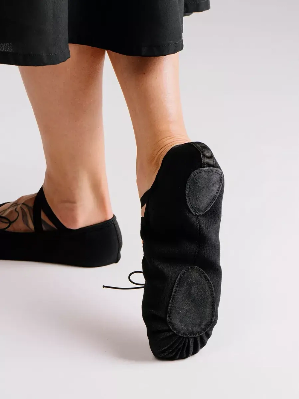 Балетки для танцев и гимнастики на резинке, черные