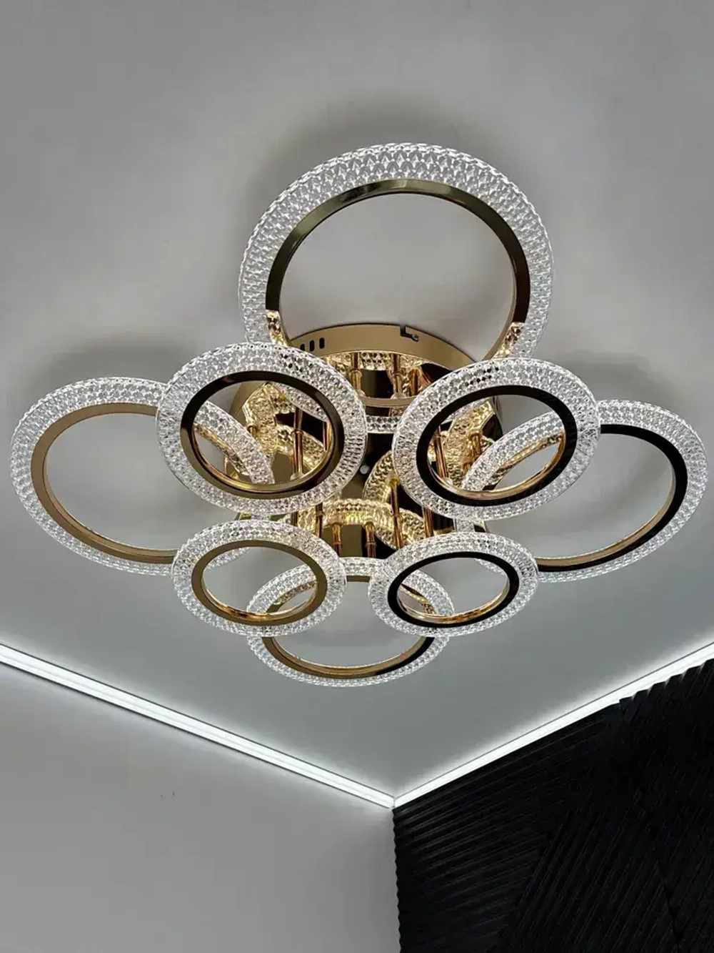 Люстра потолочная золотая с пультом для всех видов потолков, 144 Вт