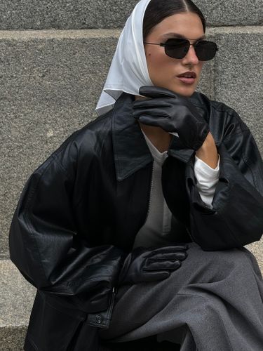 Черная укороченная куртка Coline из эко кожи