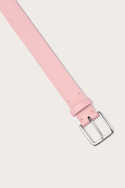 РЕМЕНЬ ИЗ КОЖИ С МЕТАЛЛИЧЕСКОЙ ПРЯЖКОЙ