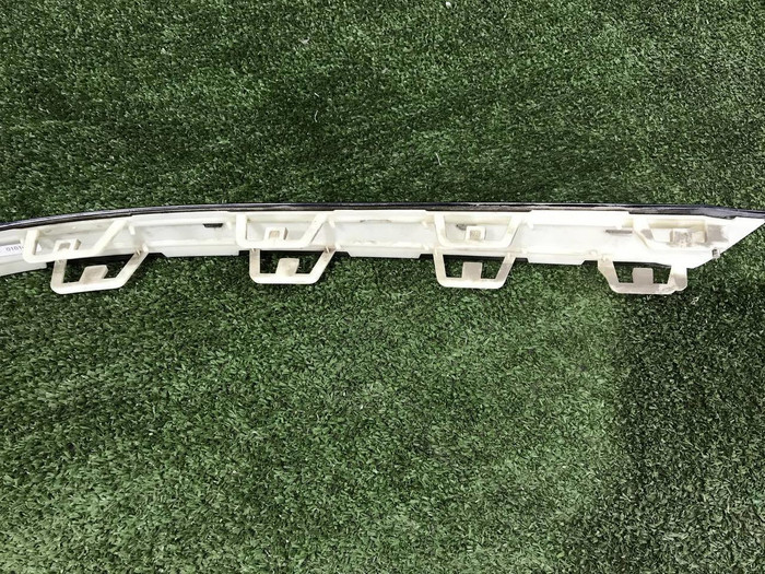 Накладка заднего бампера левая Bentley Bentayga (2015-2020)