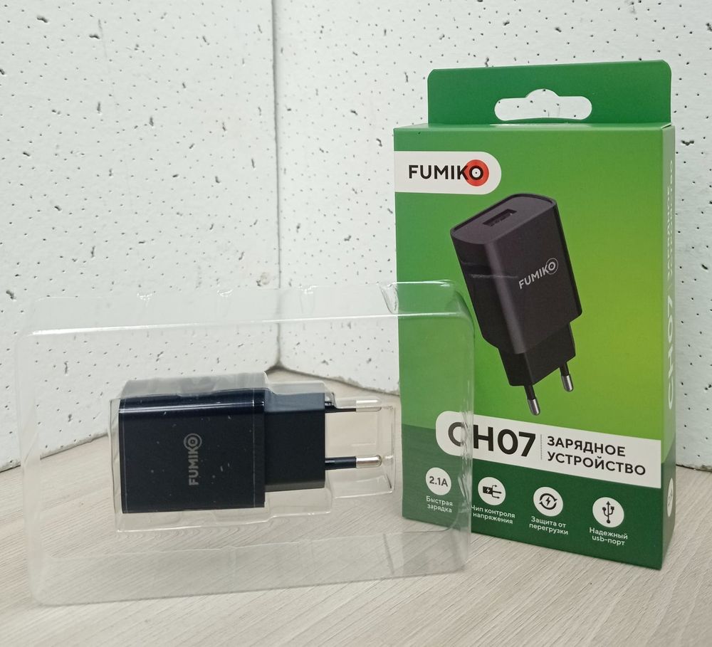 Зарядное устройство Fumico CH07 1USB 2.1A черное