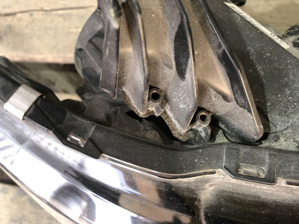 Фара правая Mitsubishi Outlander 3 15-21 Б/У Оригинал ECM92122A20