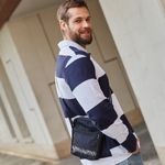 Сумка на плечо BRAUBERG COMPACT с карманом, черная с принтом, 23х17х5 см, 271686