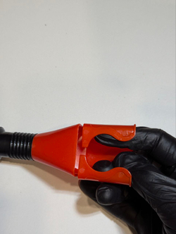 Насадка непроливайка с гибким наконечником воронка заправочная складная для масла и топлива (Красная)