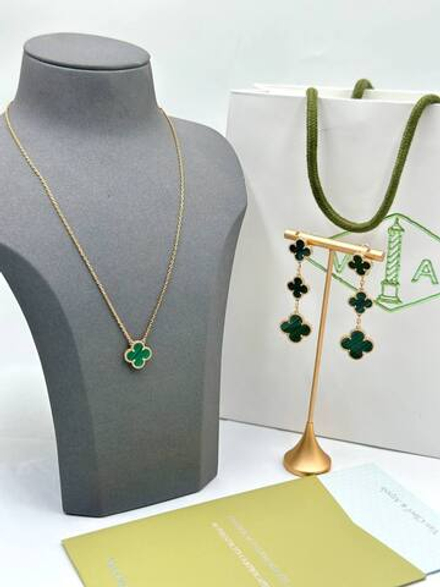 Серьги Van Cleef & Arpels