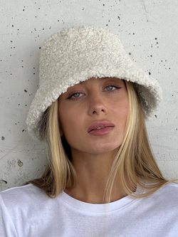 Панама белая из эко меха, меховая тёплая, зимняя,