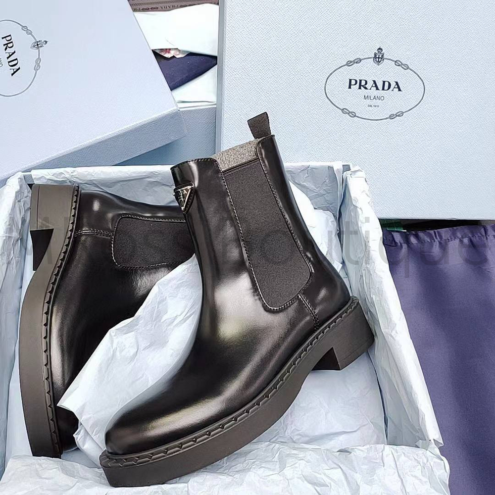 Женские ботинки челси Prada черного цвета