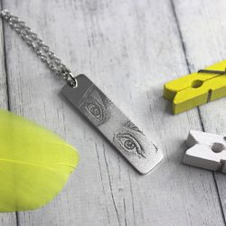 Стальная подвеска с гравировкой фотографии глаз