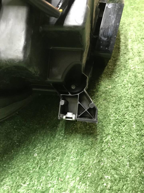 Фара левая Nissan X-Trail T32 (2017-2022) галоген