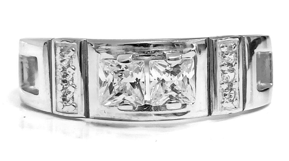 Ювелирное кольцо из серебра 925 пробы