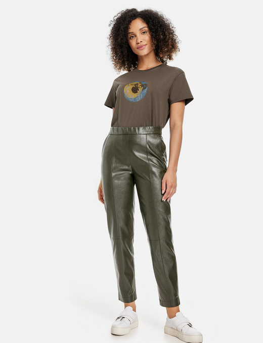 Укороченные брюки из эко-кожи