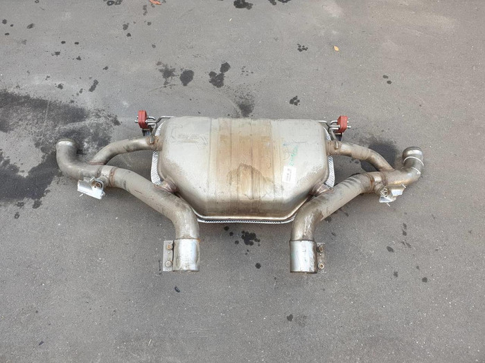 Глушитель Aston Martin DBX (2019-н.в.)