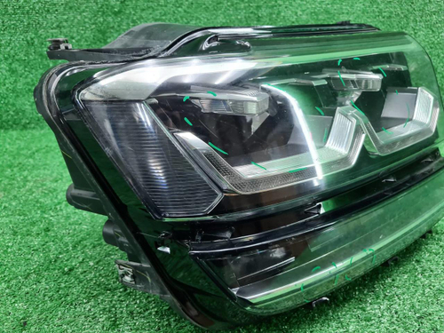 Фара правая VW Teramont (2017-2022) LED