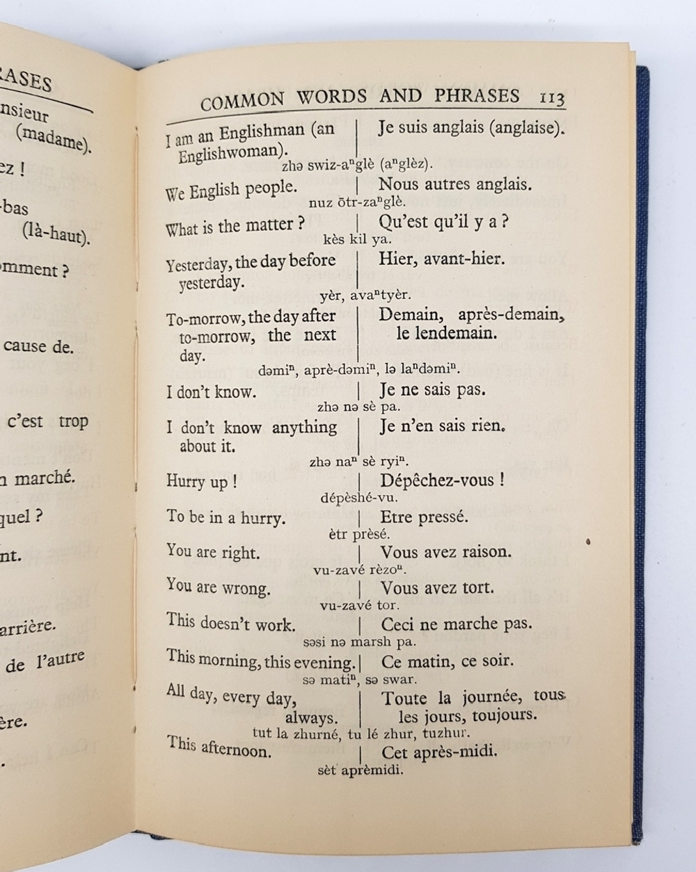 "Collins phrase books French (Разговорники Коллинза Французский)". Edited by Anne D.Hunter  (Под редакцией Энн Д. Хантер). 1952г. - антикварное издание