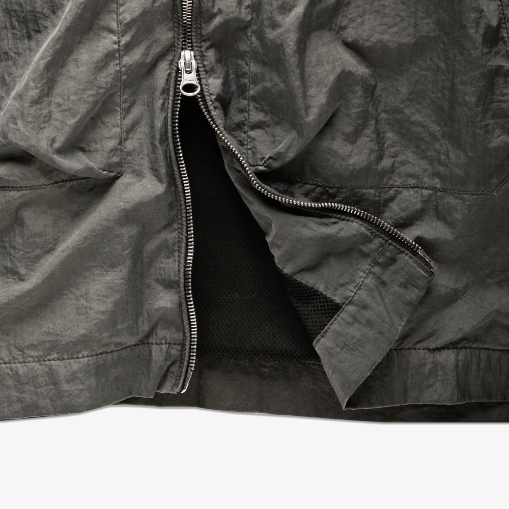 NLN_GMD_JCKT Metal Effect Grey