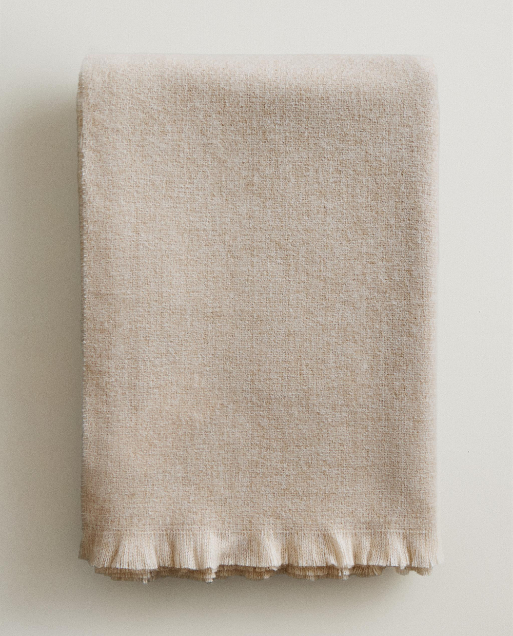 Zara Home плед из полиэстера, светло-бежевый