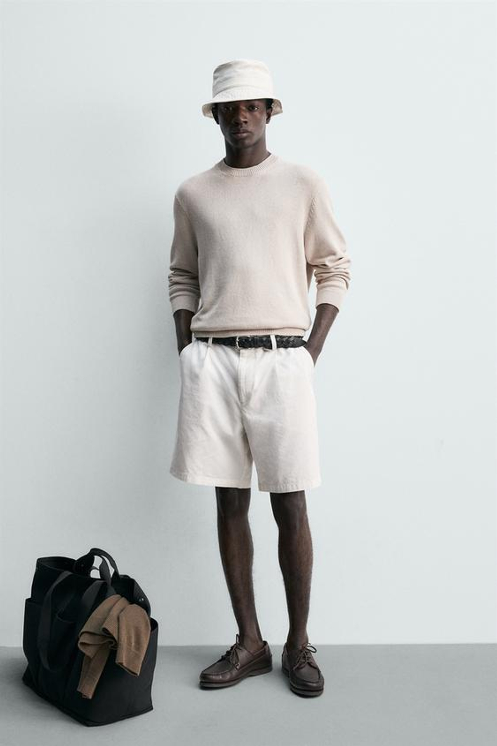 ZARA ШОРТЫ REGULAR FIT СО СКЛАДКАМИ, ЖЕЛТОВАТО-БЕЛЫЙ