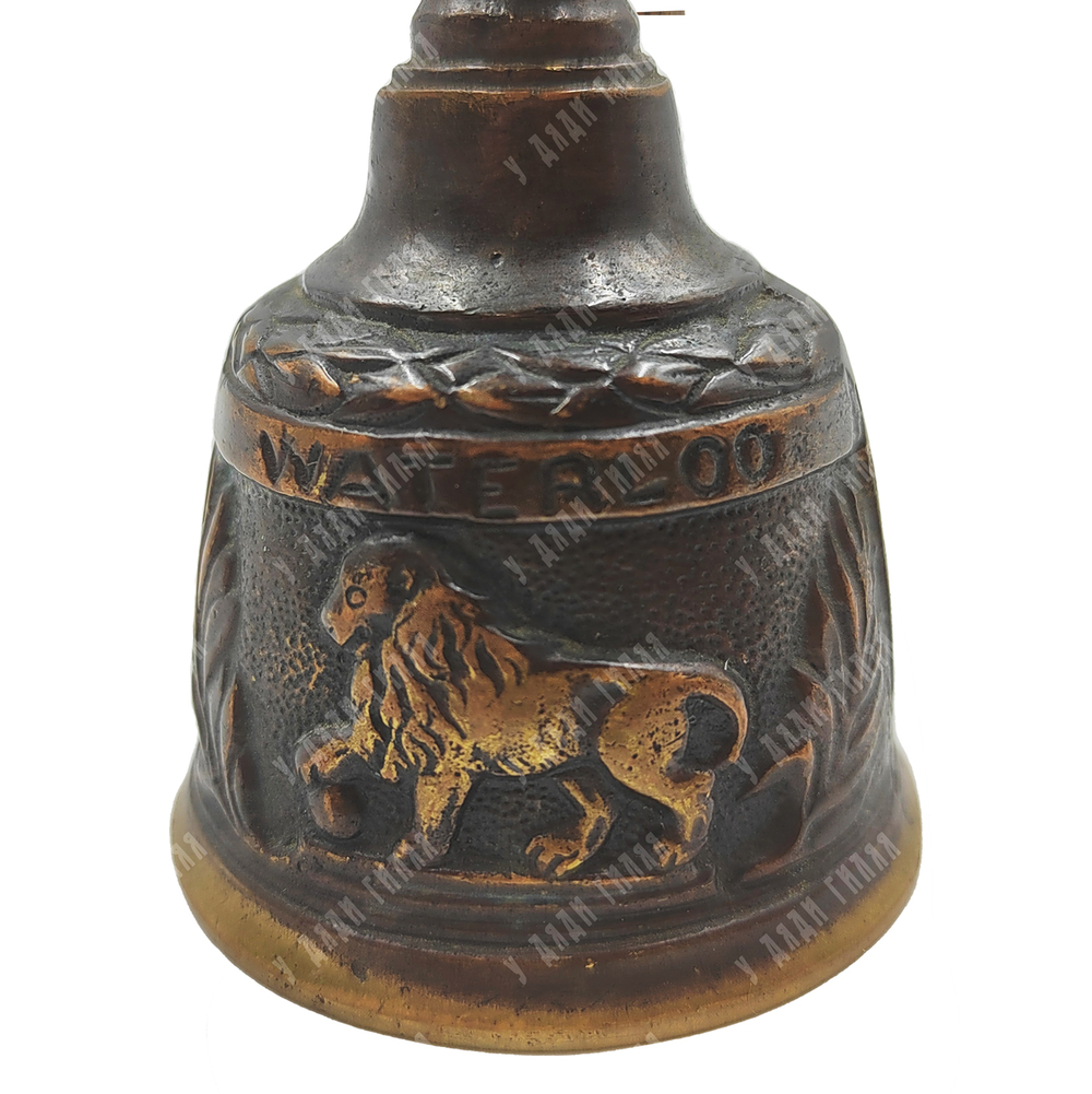 [Сувенир из Ватерлоо] Настольный колокольчик c фигурой Наполеона Бонапарта. Бронза. 2-я пол. XIX в