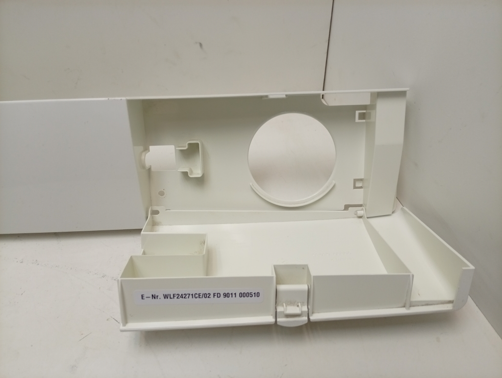 WLF24271CE/02 кт31 Нижняя декоративная панель панель для стиральных машин Bosch б/у