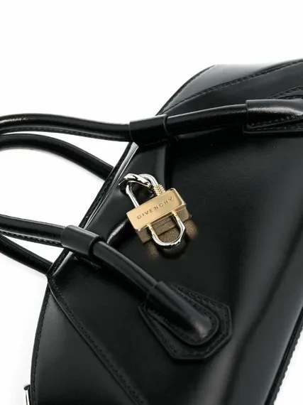Кожаная сумка через плечо Givenchy Antigona Stretch Mini черный