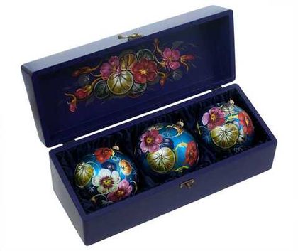 Set of 3 Christmas ball in a wooden box SET04D08112022027