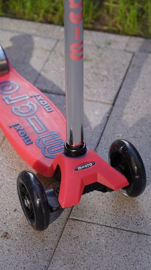 Самокат Maxi Micro Deluxe Glow Plus (светящийся) LED красное сияние