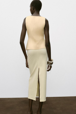 ZARA ТРИКОТАЖНЫЙ ЖИЛЕТ С ПУГОВИЦАМИ, ЦВЕТ СЛИВОЧНОГО МАСЛА