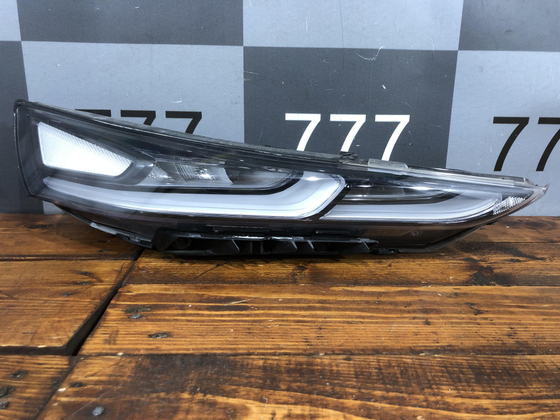 Фара правая ДХО Hyundai Santa Fe 4 (TM) 18-21 Б/У Оригинал 92208S1000