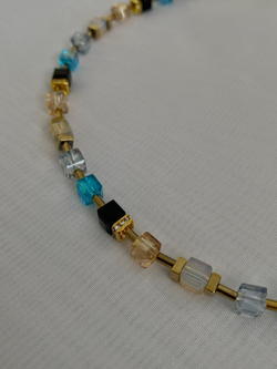 Колье кубики Swarovski микс: голубой, черный, телесный, молочный, гематит, оттенок золото