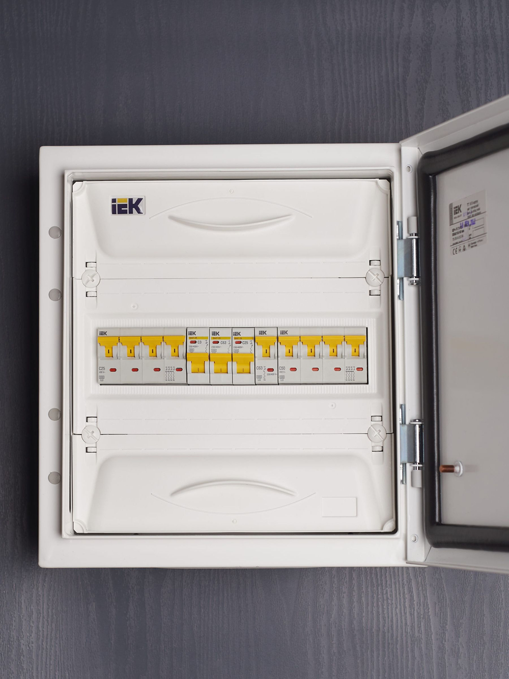 KARAT Автоматический выключатель ВА47-60M 1P C 63А 6кА IEK