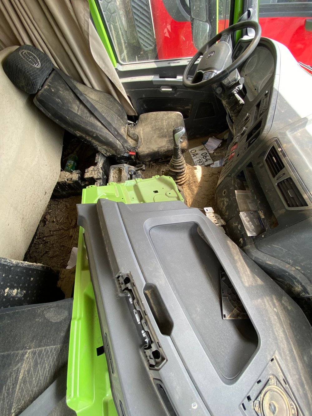 Shacman (Shaanxi) SX* 6x4 Самосвал SX32586V384 (Дизельный, 11,6 л, 423 л.с., МТ)