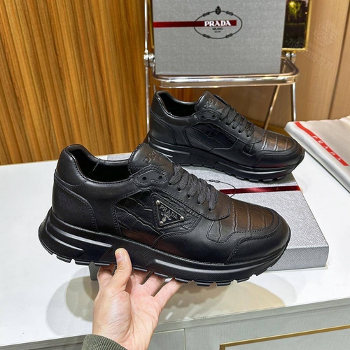 Кроссовки Prada