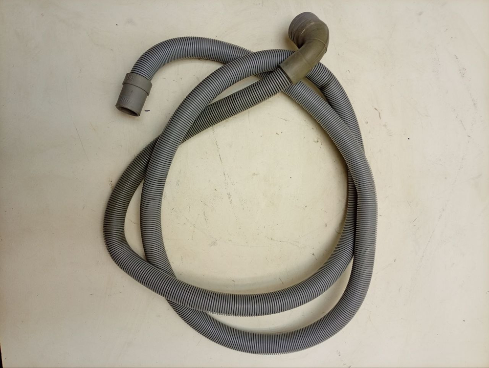 WMSD7105B кт17 Сливной шланг для стиральных машин Indesit Ariston C00091775 б/у