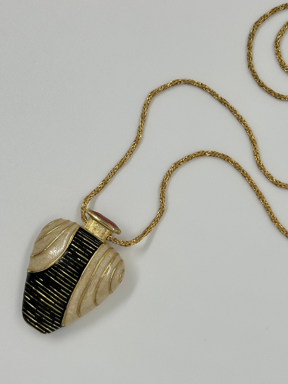 Кулон Balenciaga