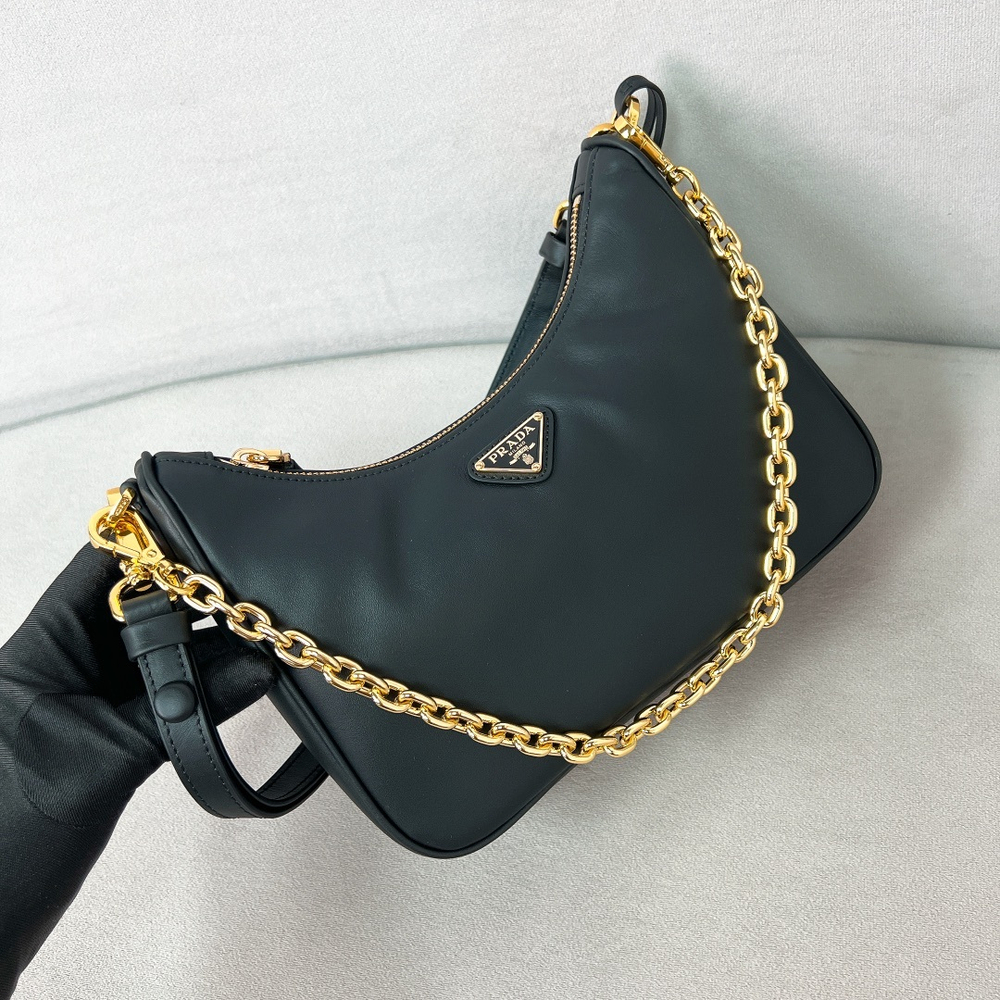 Prada Re-Edition Bag 22 cm