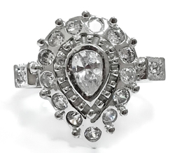 "Эстерелла" - ювелирное кольцо из серебра с фианитом, вес 4,46 г, проба 925