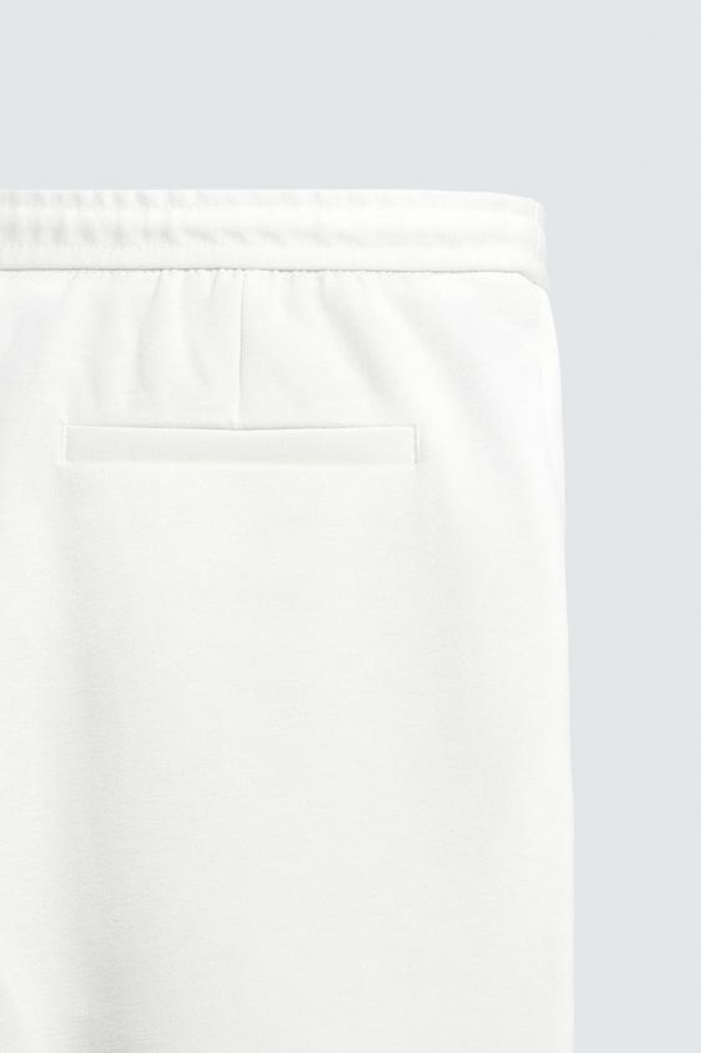 ZARA ШОРТЫ REGULAR FIT COMFORT, ЖЕЛТОВАТО-БЕЛЫЙ