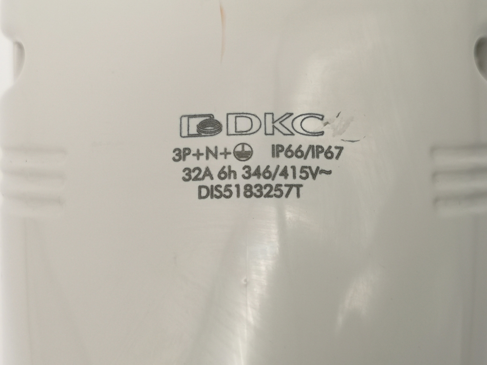 Розетка для монтажа на поверхность DKC 32A 6h, DIS5183257T