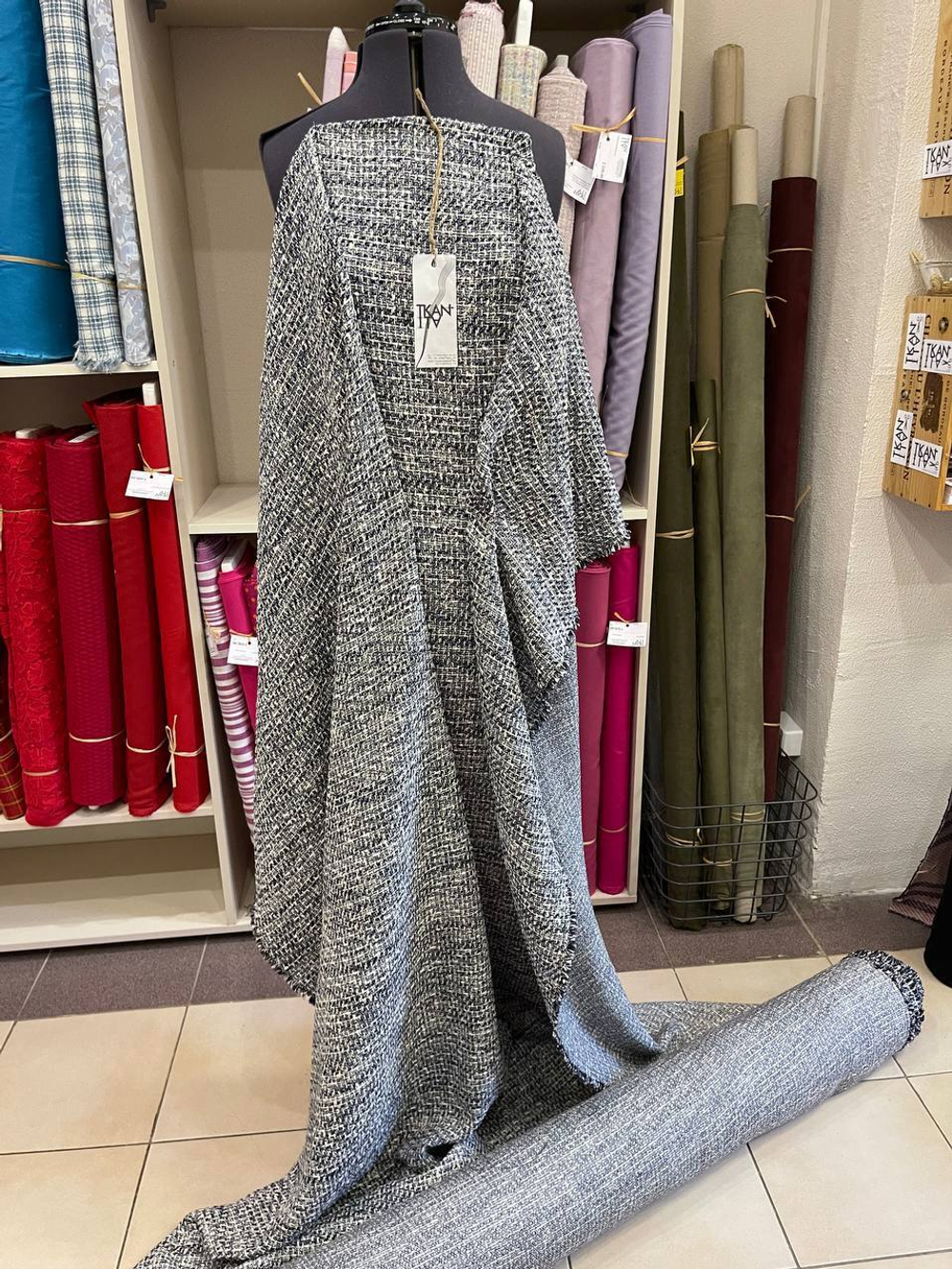 Костюмно-плательный смесовый твид (LiuJo, 60%хлопок/20%вискоза/15%пэ/5%полиамид, Сине-белый меланж, 152, 368 гр/м2)