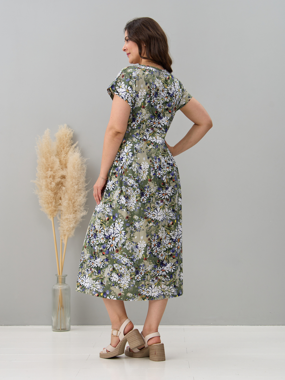 Платье П-026/оливковый-ромашковоеполе